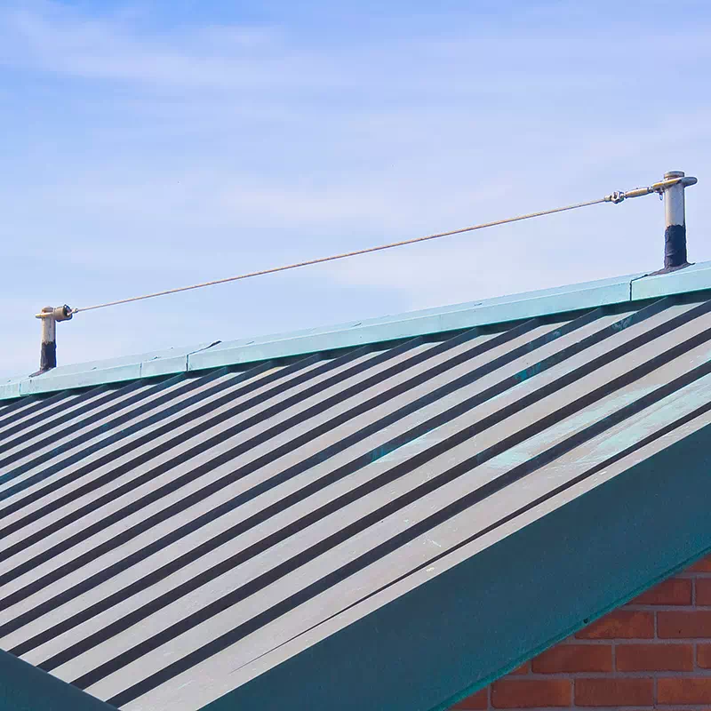 Linea vita di sicurezza sul tetto a Varese