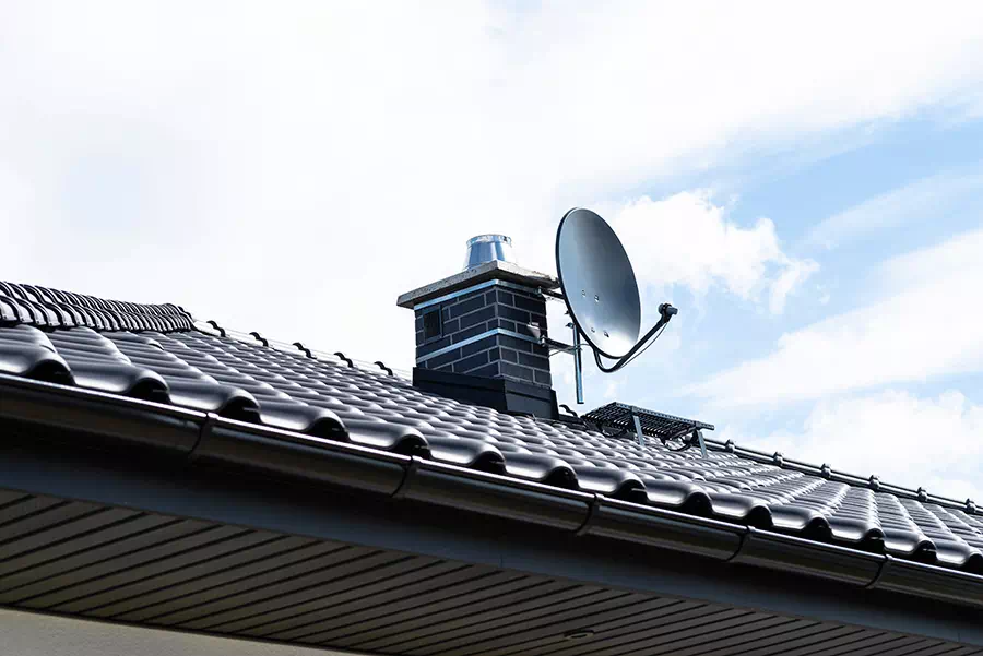 Installazione antenna tv sul tetto a Varese